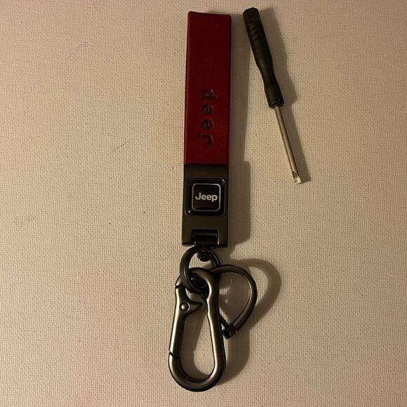 Jeep Key Fob Keychain in Deep Red Leather NWT - Picture 1 of 5